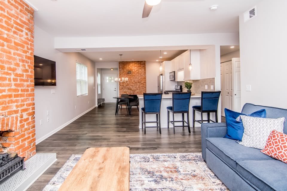 2 Beds 2 Baths Apartment